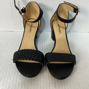 White mt. Sandals open toe woman shoe size 7.5M Dark Brown